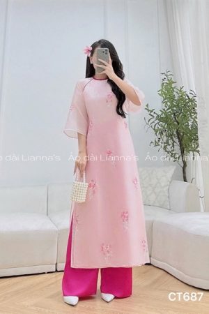 Áo dài cách Tân suông theu hoa tông Hồng cổ thắt bím kiotviet 00af68883d41a2ca92d75a395d9baaa0