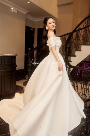 Váy cưới trơn trễ vai kiotviet 533e396c8c39a74edc13190ed3519b62