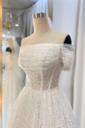 Váy cưới trễ vai kiotviet 57f46edb80f1b1c0607843b71b598974