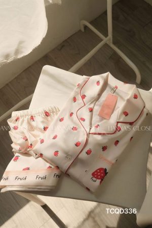 Set lụa đùi dâu đỏ nền trắng kiotviet 6471723499454e7d32a2fcaa2a8382d5