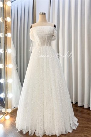 Váy cưới trễ vai lấp lánh form A kiotviet 6889702c56db4953bde849cbf8da7672